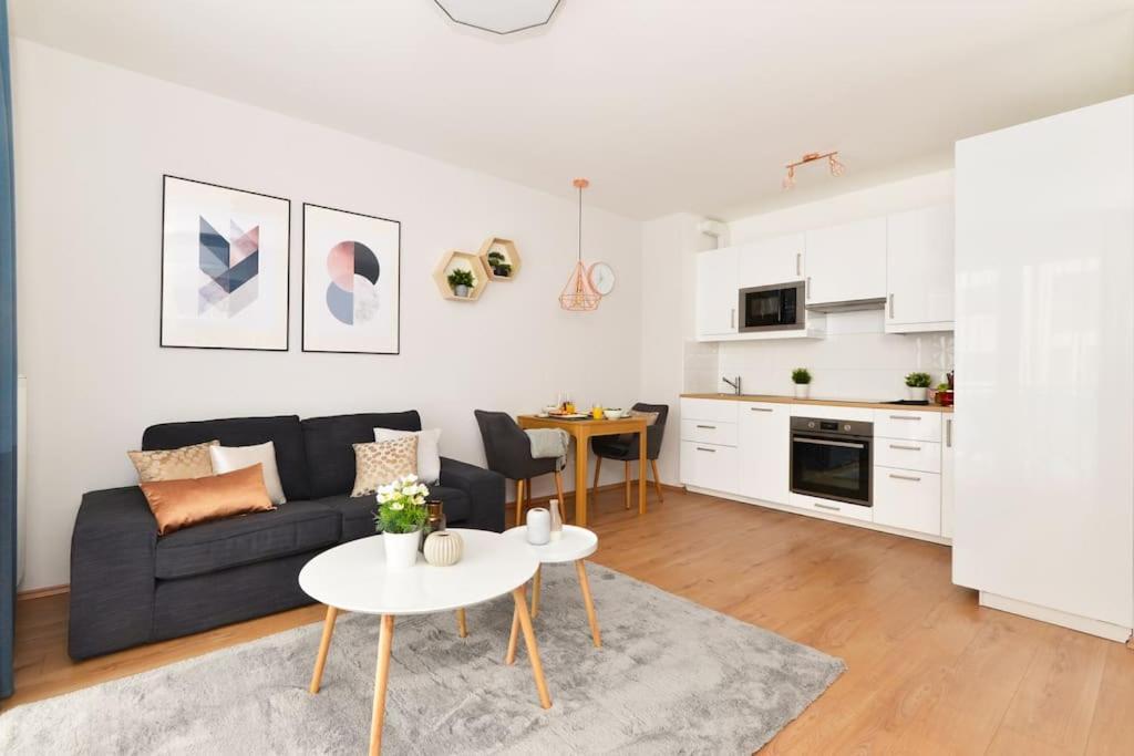 Laurel Bay Apartment Будапеща Екстериор снимка